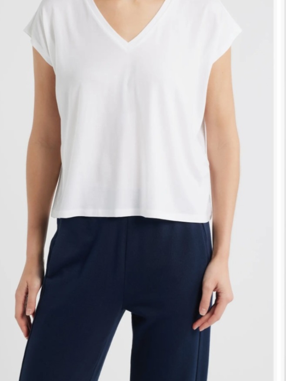 Nordstrom Boxy White V-Neck Short Sleeve Top